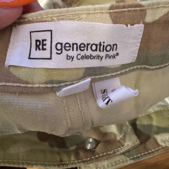 NWT RE Generation Women's Camouflage Cargo Pants - Picture 5 of 6